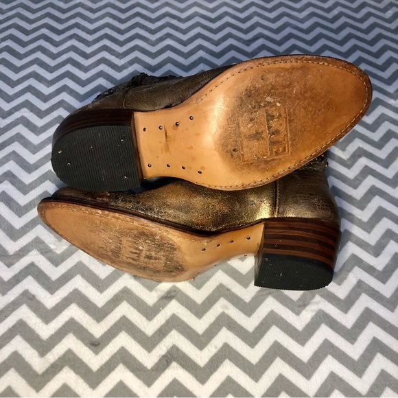 Amazing Studded Distressed Gold Deborah Ankle Western Boots in Women’s Size 6M - Picture 6 of 7